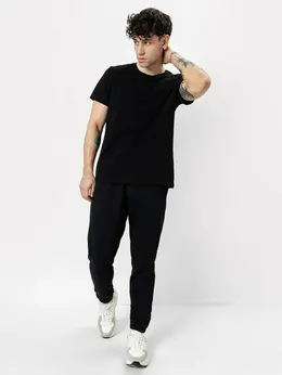 Брюки мужские в черном цвете