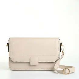 Сумка женская мессенджер на магните, 20×7×12 см, молочная