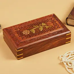 Шкатулка резная Шкатулка резная