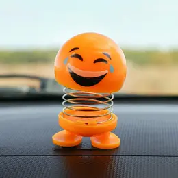 Игрушка на панель автомобиля