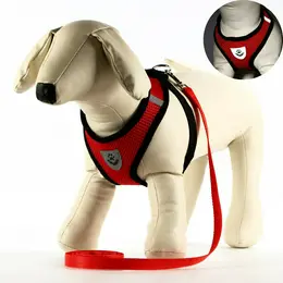 Шлейка с поводком, размер m, ош 26, ог 36-44, с светоотражающей нашивкой, мягкая, красная Шлейка с поводком, размер m, ош 26, ог 36-44, с светоотражающей нашивкой, мягкая, красная