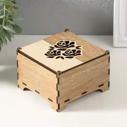 Подарочная шкатулка из дерева