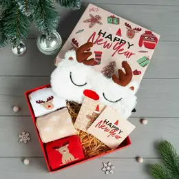 Новогодний подарочный набор kaftan happy year носки размер 36-39 (23-25 см), маска Новогодний подарочный набор kaftan happy year носки размер 36-39 (23-25 см), маска