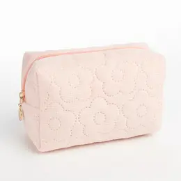 Косметичка объемная на молнии, маленькая, с вышивкой, светло-розовая