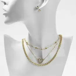 Набор 2 предмета: 3 колье, 3 пары пусет