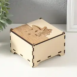 Подарочная шкатулка из дерева Подарочная шкатулка из дерева