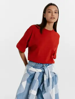 Футболка женская в красном оттенке