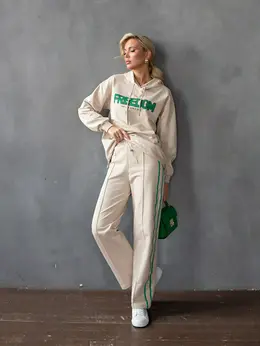 Спортивный костюм