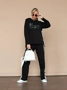 Спортивный костюм