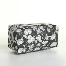 Косметичка на молнии женская, с рисунком, с рисунком, черная Косметичка на молнии женская, с рисунком, с рисунком, черная