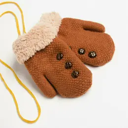 Варежки детские minaku с пуговичками, 15 р-р (15 см), цв.коричневый Варежки детские minaku с пуговичками, 15 р-р (15 см), цв.коричневый