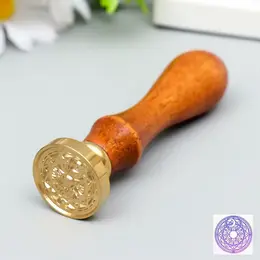 Печать для сургуча с деревянной ручкой Печать для сургуча с деревянной ручкой