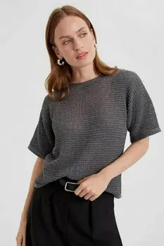 Футболка вязаная