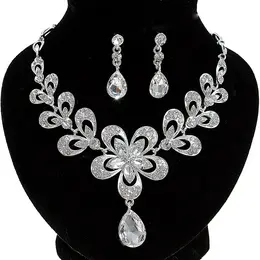 Набор 2 предмета: серьги, колье, цветок, белый в серебре, 45 см