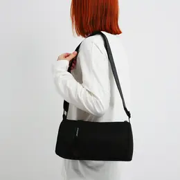 Сумка молодежная на молнии, 29×11×15 см, черная