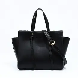 Сумка женская тоут на молнии, цвет черный