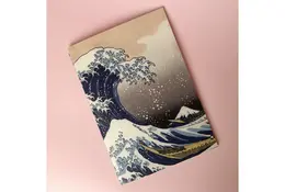 Тетрадь в точку Hokusai А5 24 л 90 г, скругленные края, бумага слоновая кость, сшивка