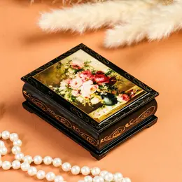 Шкатулка для украшений
