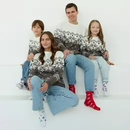 Свитер вязаный