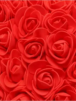 Сердце из красных роз