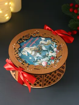 Деревянная шкатулка подарочная