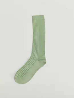 Высокие носки в рубчик