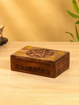 Шкатулка резная