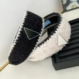 Luxury Designer Hand Knitting Headbands Hair Bands for Women Elastic Letter Headband Metal Headband Head Wrap Jewelry Black and White Contrasting Lamb Wool