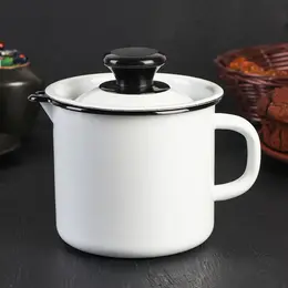 Кружка эмалированная, 1 л, с крышкой и носиком, белая Кружка эмалированная, 1 л, с крышкой и носиком, белая