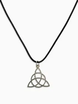 Кулон на шнурке