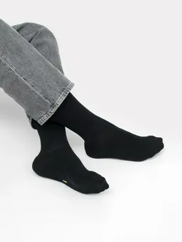 Мужские высокие носки черного цвета с ярким желтым прямоугольником