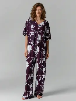 Комплект домашний женский фиолетовый с цветочным принтом Комплект домашний женский фиолетовый с цветочным принтом