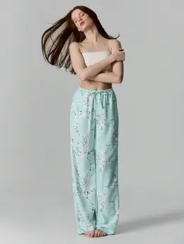 Брюки домашние женские с принтом сакуры прямого кроя