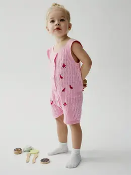 Вязаный комбинезон для малышей