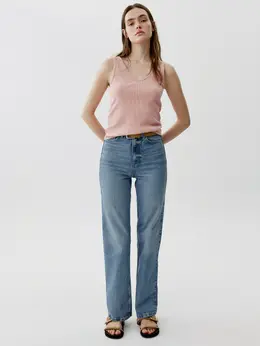 Джинсы прямого кроя со средней посадкой