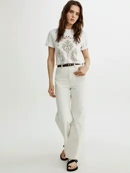 Классические прямые джинсы со средней посадкой