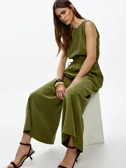 Комбинезон из смесовой вискозы