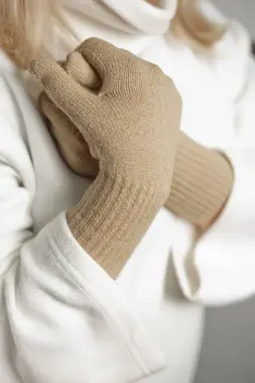 Перчатки женские, вязанные