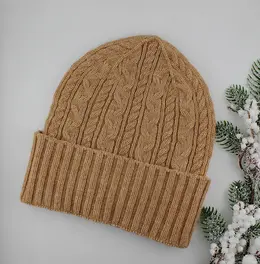 Шапка женская вязанная