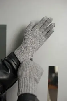 Перчатки женские, вязанные